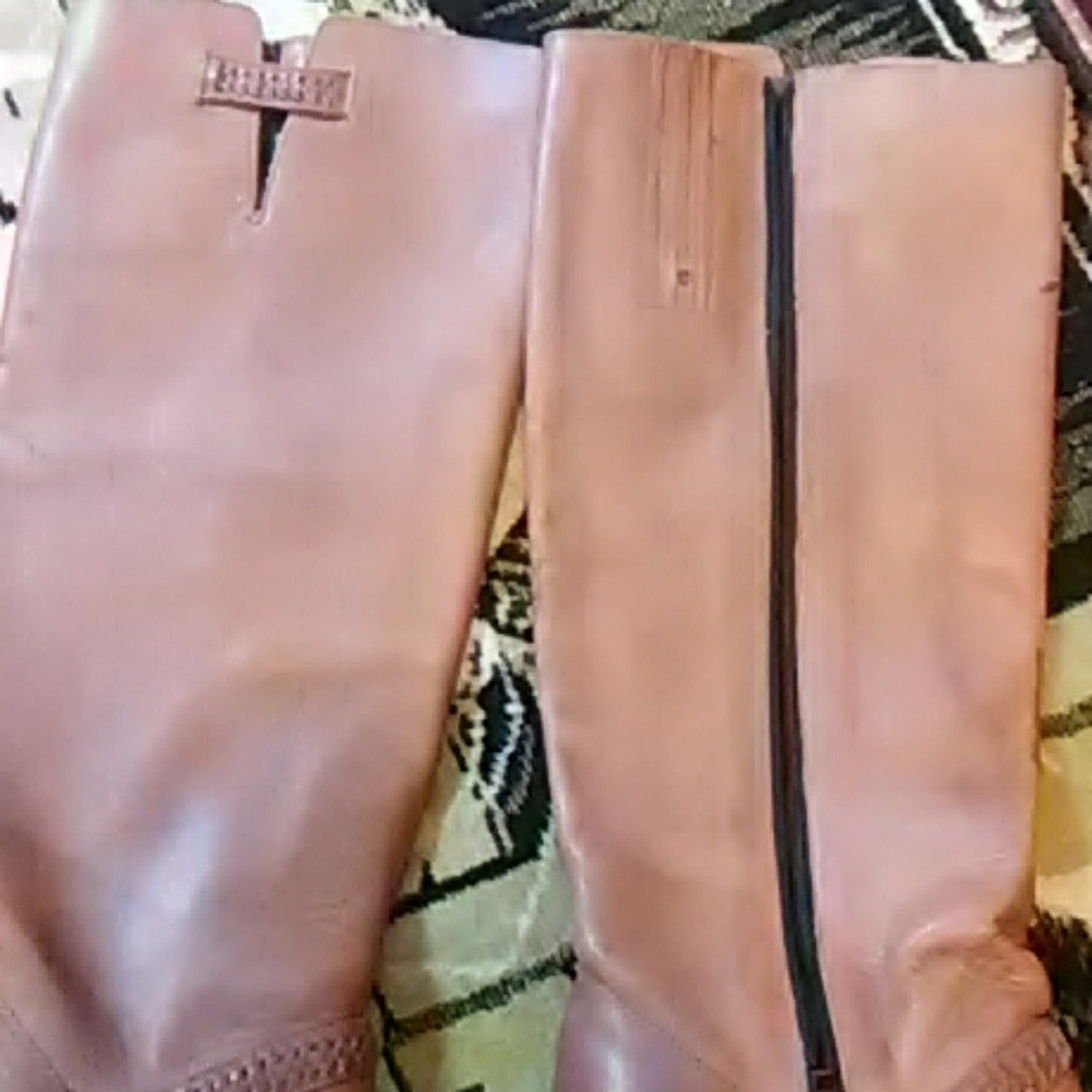 Boots - Picture 3 of 8